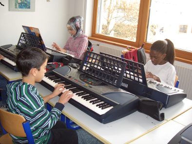 Voller Einsatz bei der Keyboard-AG Bild von der Keyboard-AG