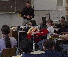 Mathematikunterricht mit dem Klassenlehrer in der 5.Klasse