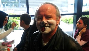 Bild von geschminktem Lehrer