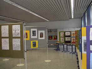Einige Schülerarbeiten werden in einer Kunstausstellung vorgestellt Einige Schülerarbeiten werden in einer Kunstausstellung vorgestellt